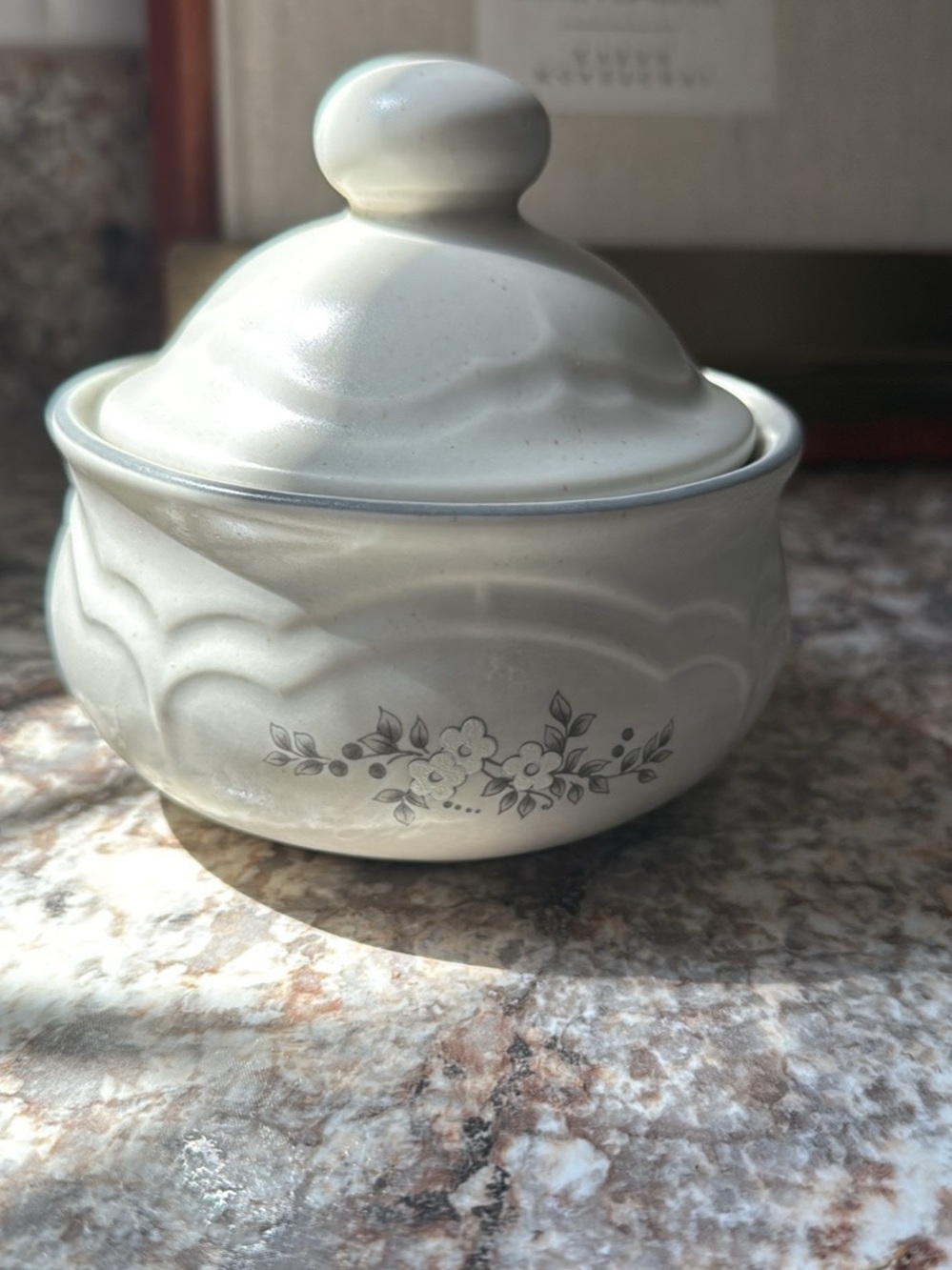 Pfaltzgraff Heirloom Sugar Bowl with Lid